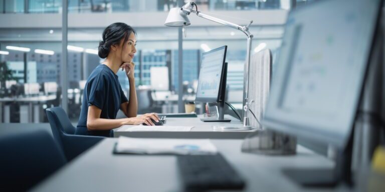 In,Big,Diverse,Corporate,Office:,Portrait,Of,Beautiful,Asian,Manager